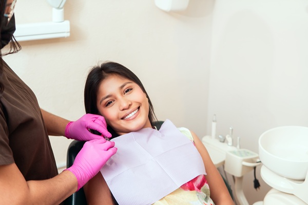 When To See An Emergency Dentist:    Urgent Dental Problems And What To Do First